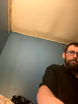 Snapshot of bigdaddyandqueenn chatting on 11/07/25, 11:49 bigdaddyandqueenn online show from 11/07/25, 11:49