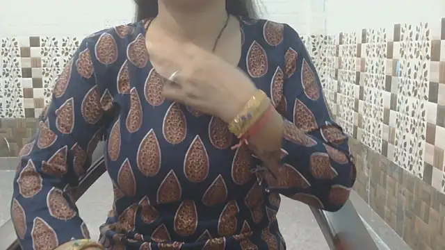 Snapshot of Sneha_lovely01 chatting on 05/22/26, 05:36 Sneha lovely01 online show from 05/22/26, 05:36