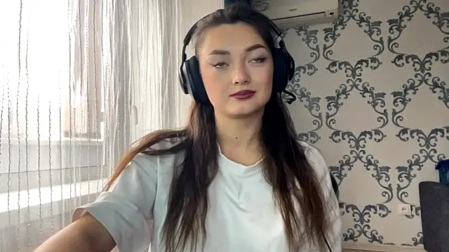 TwotyBright online show from 11/11/25, 08:14