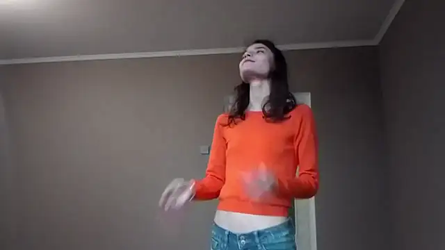 Snapshot of MartiCarolina chatting on 11/09/25, 12:47 MartiCarolina online show from 11/09/25, 12:47