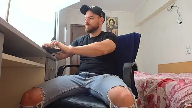 Snapshot of Ryanstone_ chatting on 06/01/26, 03:30 Ryanstone online show from 06/01/26, 03:30