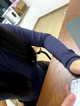 Snapshot of VVCC852 chatting on 11/06/25, 02:07 VVCC852 online show from 11/06/25, 02:07