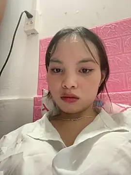 Snapshot of A_lyly chatting on 11/09/25, 05:11 A lyly online show from 11/09/25, 05:11