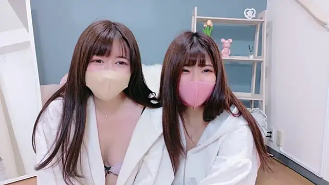 Snapshot of oto-X-cup chatting on 11/04/25, 12:04 oto-X-cup online show from 11/04/25, 12:04