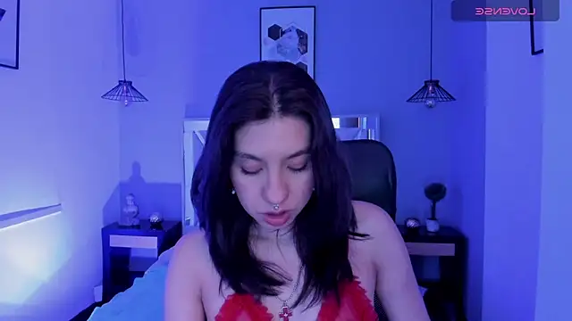 zoe-moreau online show from 02/17/26, 08:04