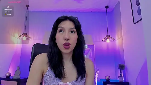 zoe-moreau online show from 03/25/26, 07:42