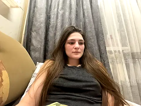 Snapshot of HelgaMun chatting on 11/07/25, 03:17 HelgaMun online show from 11/07/25, 03:17