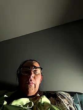 Snapshot of Angel-LinaX chatting on 12/21/25, 09:11 Angel-LinaX online show from 12/21/25, 09:11