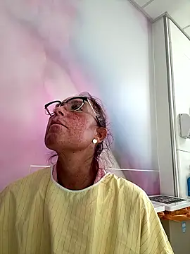 Snapshot of Angel-LinaX chatting on 01/10/26, 12:18 Angel-LinaX online show from 01/10/26, 12:18