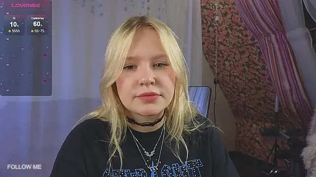 Mila wxw online show from 12/19/25, 01:40