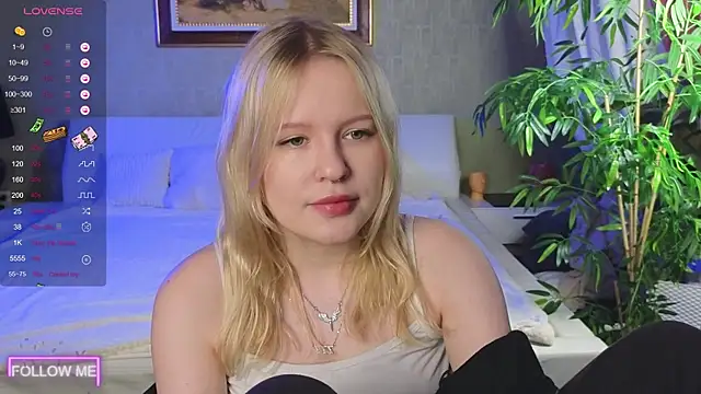 Mila wxw online show from 12/20/25, 01:18