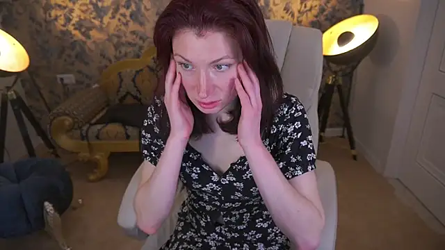 AmiraGoldd online show from 04/22/26, 08:32