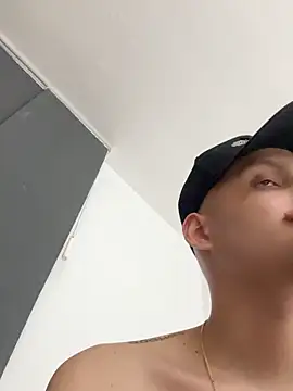 Snapshot of Atlass0108 chatting on 11/03/25, 01:19 Atlass0108 online show from 11/03/25, 01:19