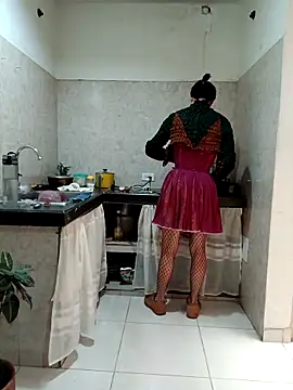 PaulinaLondra2 online show from 11/12/25, 02:39