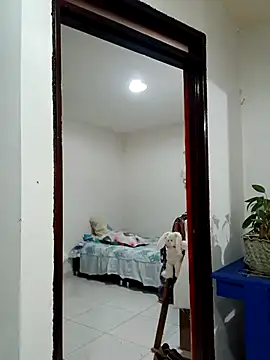 PaulinaLondra2 online show from 11/19/25, 10:15