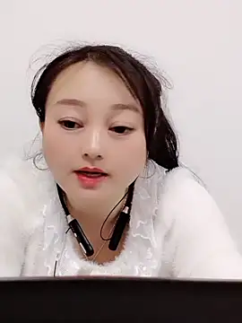 Snapshot of Alice-Baby520 chatting on 11/03/25, 05:42 Alice-Baby520 online show from 11/03/25, 05:42