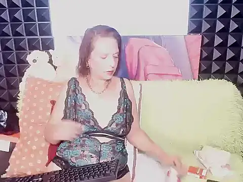 Hot queen57 online show from 11/07/25, 08:14