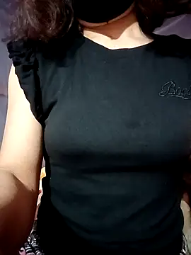 LenaLy2k online show from 11/23/25, 12:16