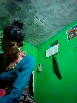 Snapshot of Jooli_cuty chatting on 06/03/26, 04:23 Jooli cuty online show from 06/03/26, 04:23