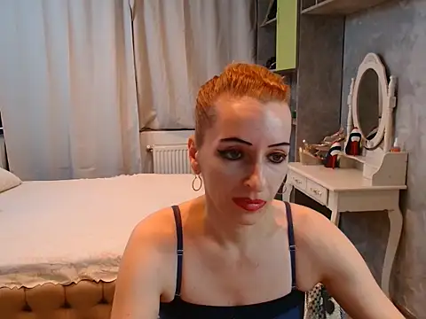 AnneDevrim online show from 11/12/25, 06:58