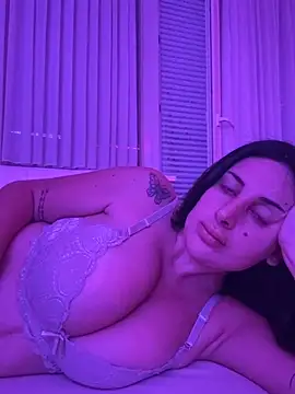 jojoa23 online show from 04/18/26, 06:01