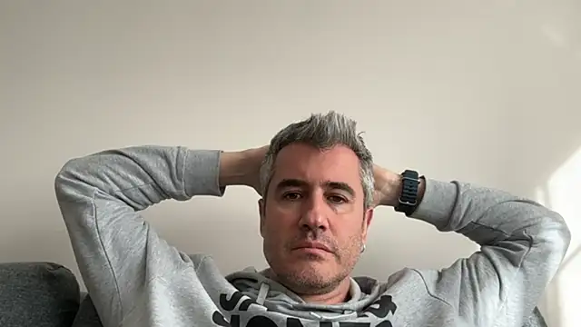 Snapshot of aprendiendo44 chatting on 11/04/25, 09:52 aprendiendo44 online show from 11/04/25, 09:52