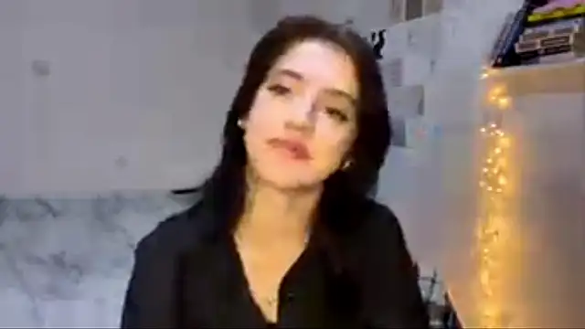 Snapshot of BarbaraBarnett chatting on 02/23/26, 03:42 BarbaraBarnett online show from 02/23/26, 03:42