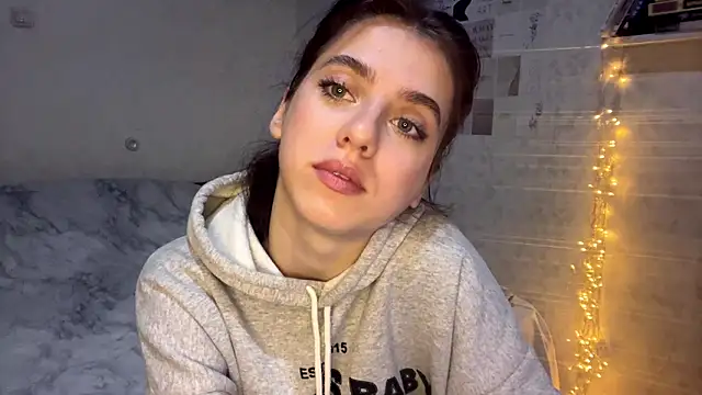 Snapshot of BarbaraBarnett chatting on 02/25/26, 04:27 BarbaraBarnett online show from 02/25/26, 04:27