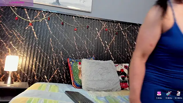 clara heat online show from 12/14/25, 01:05