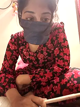 Snapshot of Tamil_White_Rose chatting on 02/25/26, 09:46 Tamil White Rose online show from 02/25/26, 09:46