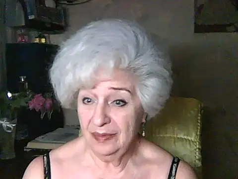 Snapshot of ValeriaKroww chatting on 06/14/26, 05:04 ValeriaKroww online show from 06/14/26, 05:04