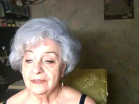 Snapshot of ValeriaKroww chatting on 07/05/26, 06:04 ValeriaKroww online show from 07/05/26, 06:04