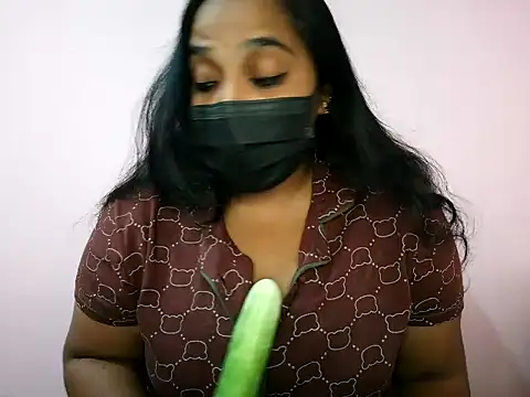 Mathi cam online show from 06/18/26, 04:11