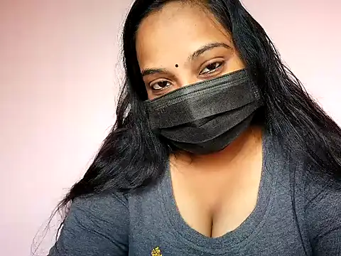 Mathi cam online show from 07/06/26, 04:20