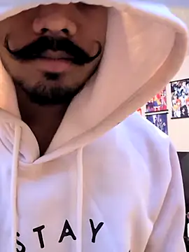 Snapshot of skinnydddue chatting on 11/03/25, 06:31 skinnydddue online show from 11/03/25, 06:31