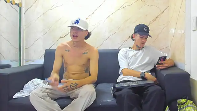 Snapshot of Kevinperlas chatting on 11/21/25, 08:29 Kevinperlas online show from 11/21/25, 08:29