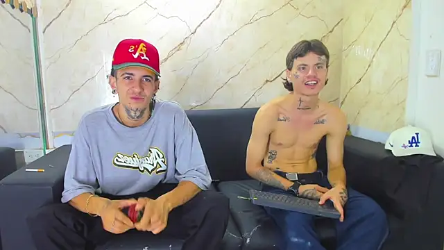 Snapshot of Kevinperlas chatting on 11/27/25, 07:49 Kevinperlas online show from 11/27/25, 07:49