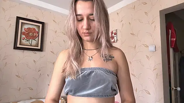 Auroragin online show from 11/04/25, 09:30