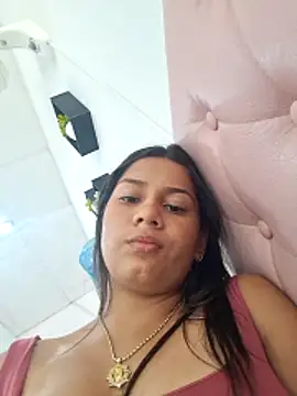 Snapshot of lapicarona18 chatting on 12/18/25, 03:51 lapicarona18 online show from 12/18/25, 03:51