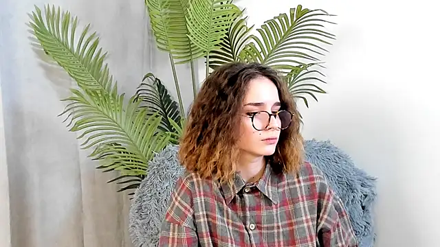 Snapshot of JeniseDancer chatting on 11/04/25, 03:00 JeniseDancer online show from 11/04/25, 03:00