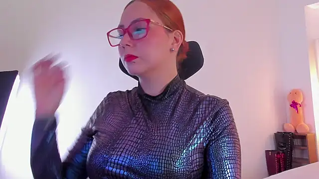 MistressErza online show from 07/08/26, 03:16