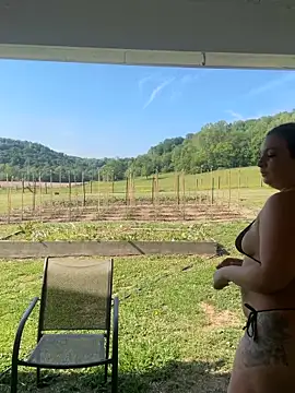 Snapshot of thickfarmtwat chatting on 05/19/26, 01:50 thickfarmtwat online show from 05/19/26, 01:50