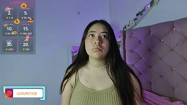 lauxury  online show from 11/08/25, 03:07