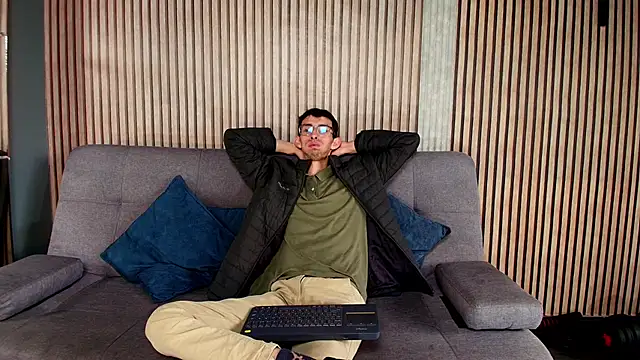 ZyroNight online show from 11/28/25, 01:47