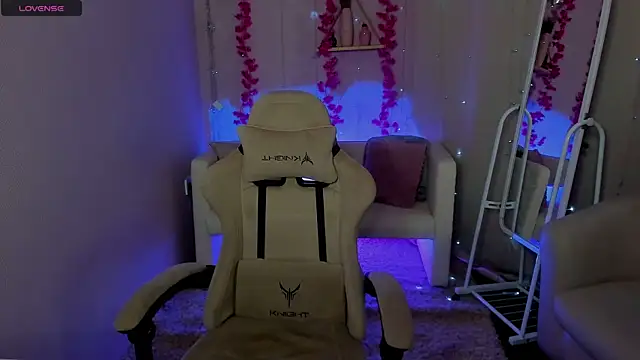 Hanako Rey online show from 11/28/25, 01:58