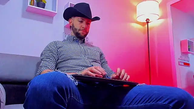 Supreme Alpha online show from 11/18/25, 03:34