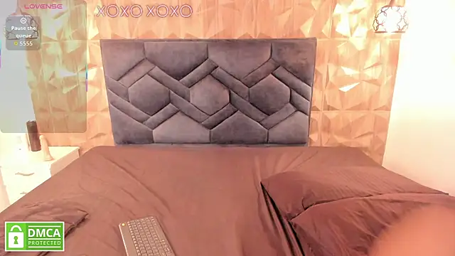 Kiara velvet   online show from 02/13/26, 08:05