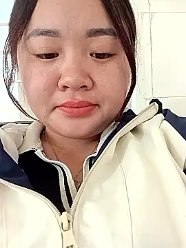 Bee-bgolden online show from 11/15/25, 01:03