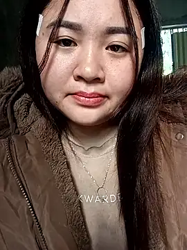 Bee-bgolden online show from 11/27/25, 02:13