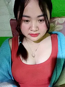 Bee-bgolden online show from 12/16/25, 01:16